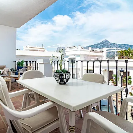 Captivating Coastal Townhouse In Aloha Pueblo With Amazing Mountain Views בית נופש מארבלה