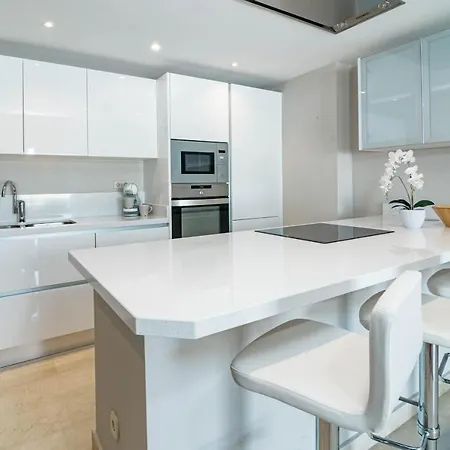 בית נופש Captivating Coastal Townhouse In Aloha Pueblo With Amazing Mountain Views