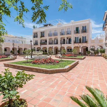 Captivating Coastal Townhouse In Aloha Pueblo With Amazing Mountain Views * מארבלה